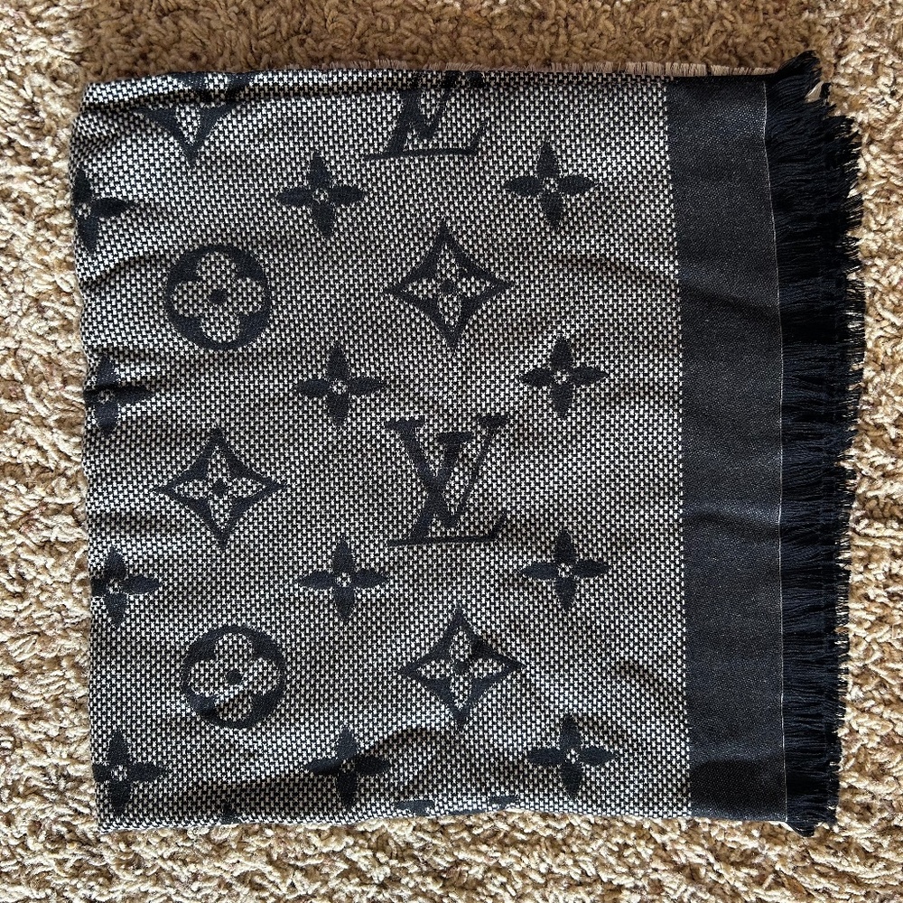 Louis Vuitton Scarf